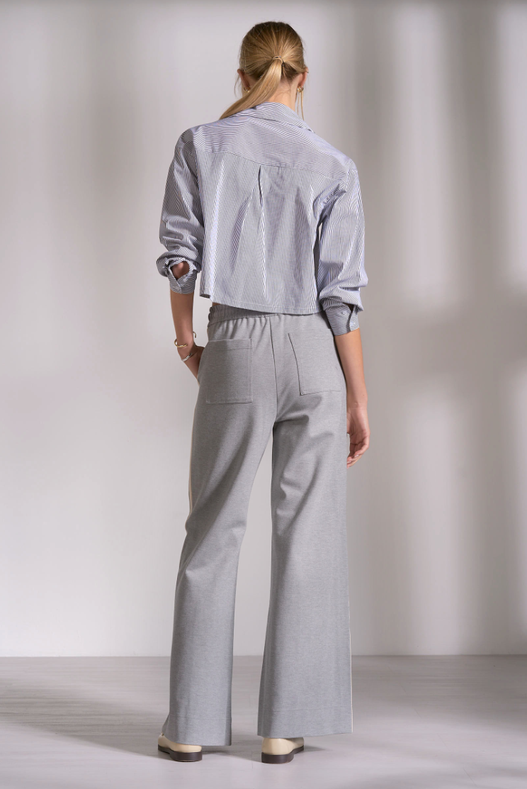 Elan Collared Crop Button Down Top