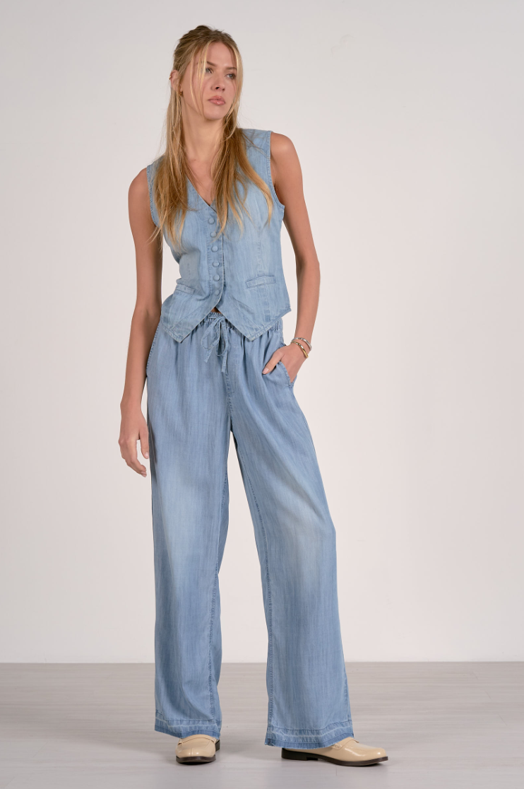 Elan Chambray Button Vest