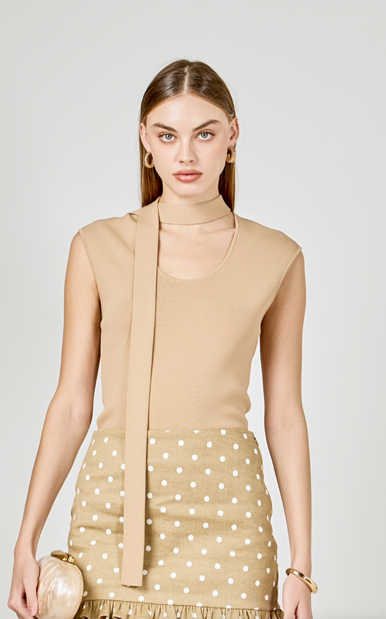 Neckband Knitted Top