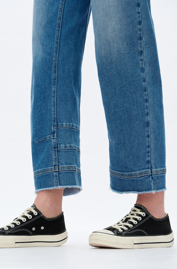 Mid Rise Barrel Leg Jeans