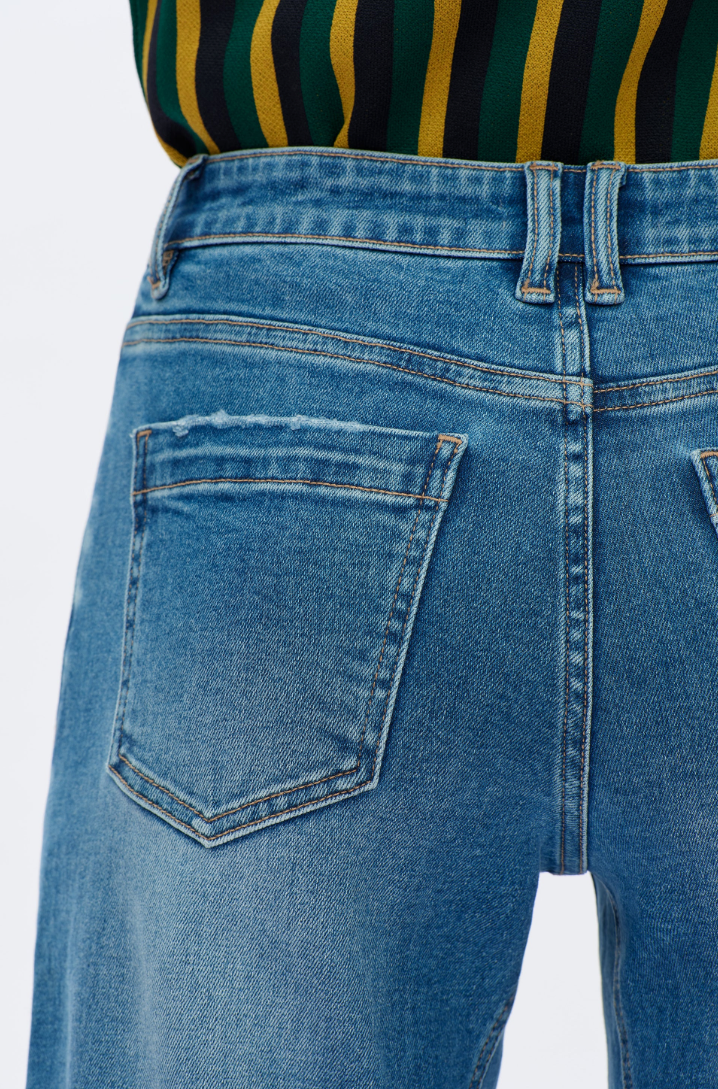 Mid Rise Barrel Leg Jeans