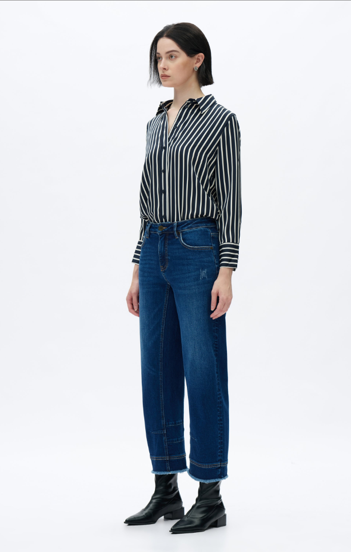 Mid Rise Barrel Leg Jeans