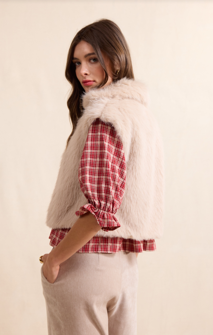 Sadie & Sage Georgette Faux Fur Vest