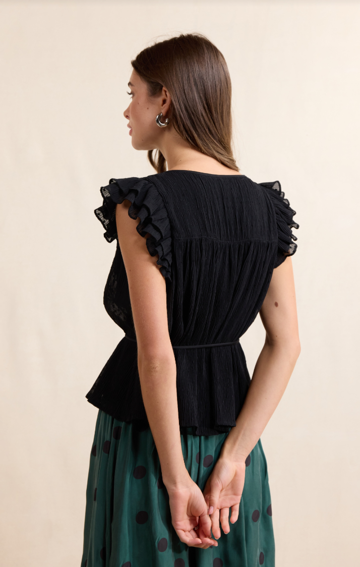 Sadie & Sage Nightcap Ruffle Sleeve Blouse