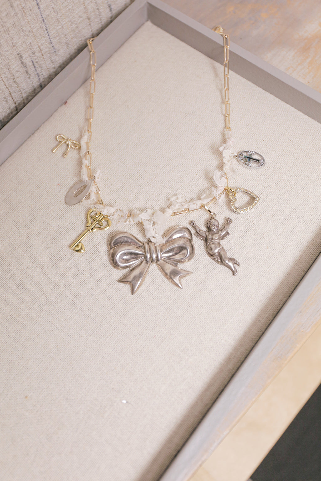 18kt Gold Vintage Bows and Lace Necklace | One-of-a-Kind