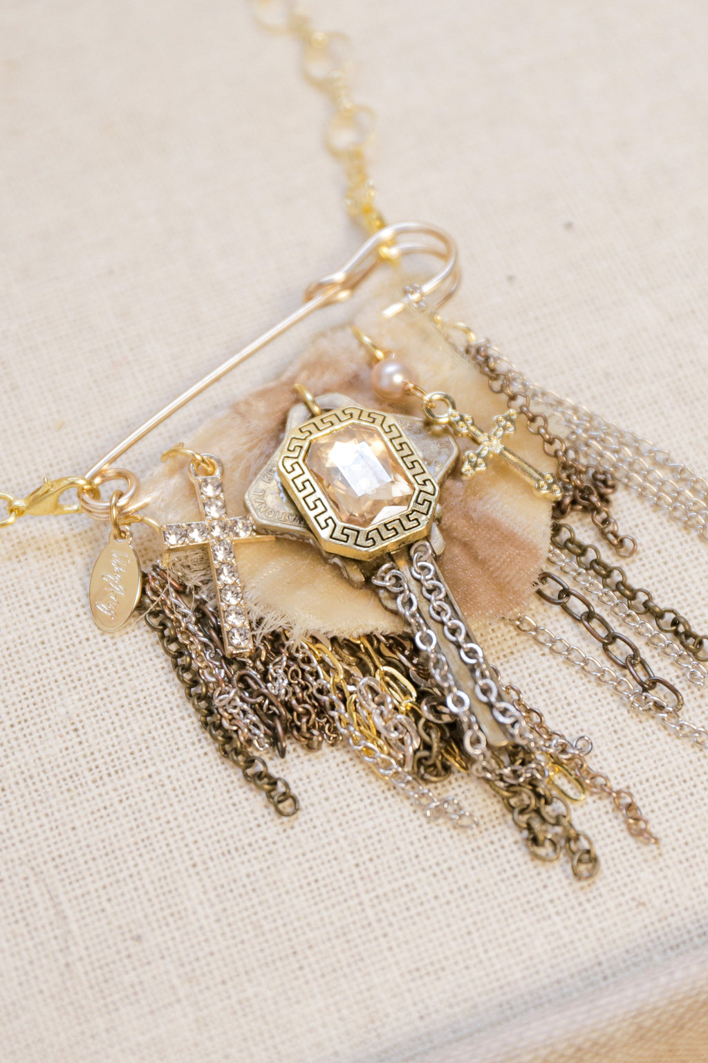 Velvet Ribbon Brooch Necklace