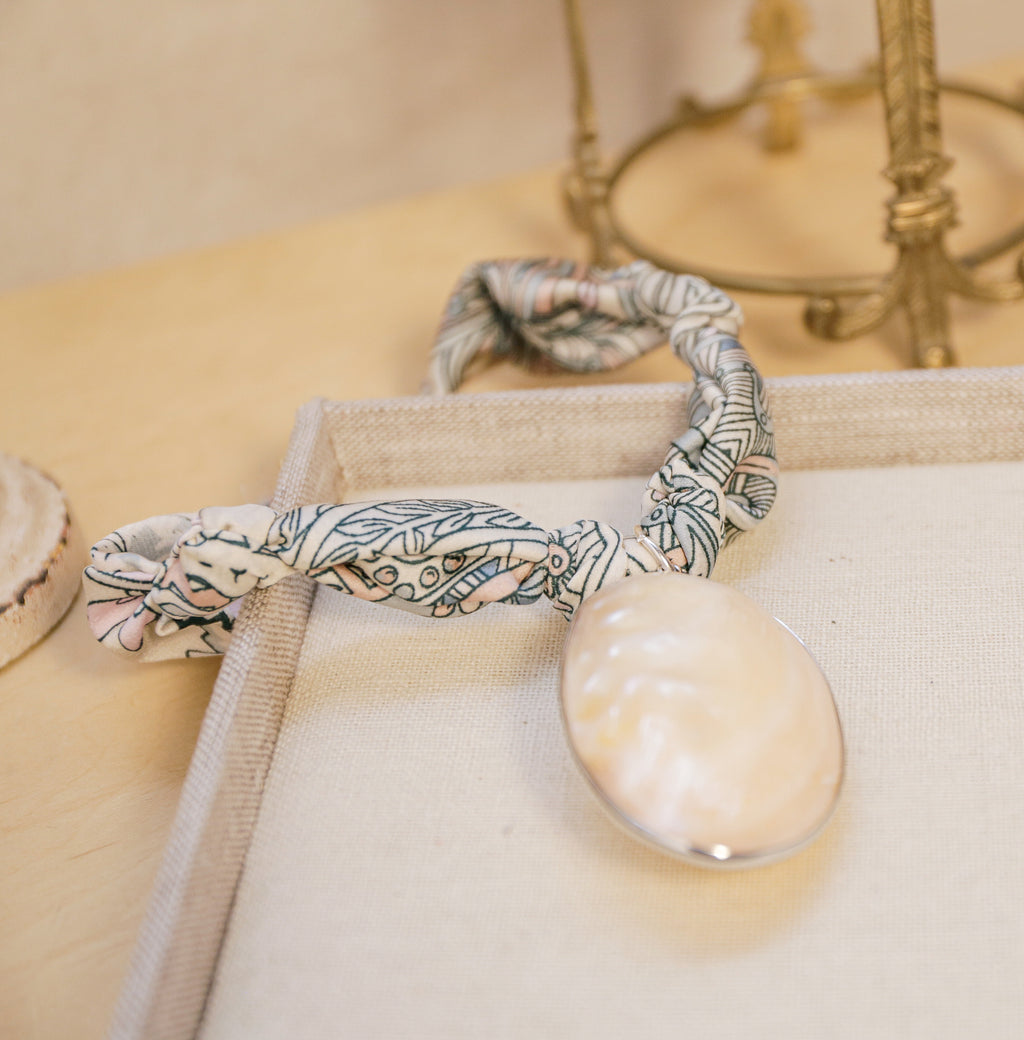 Seaside Natural Shell Pendant Fabric Necklace