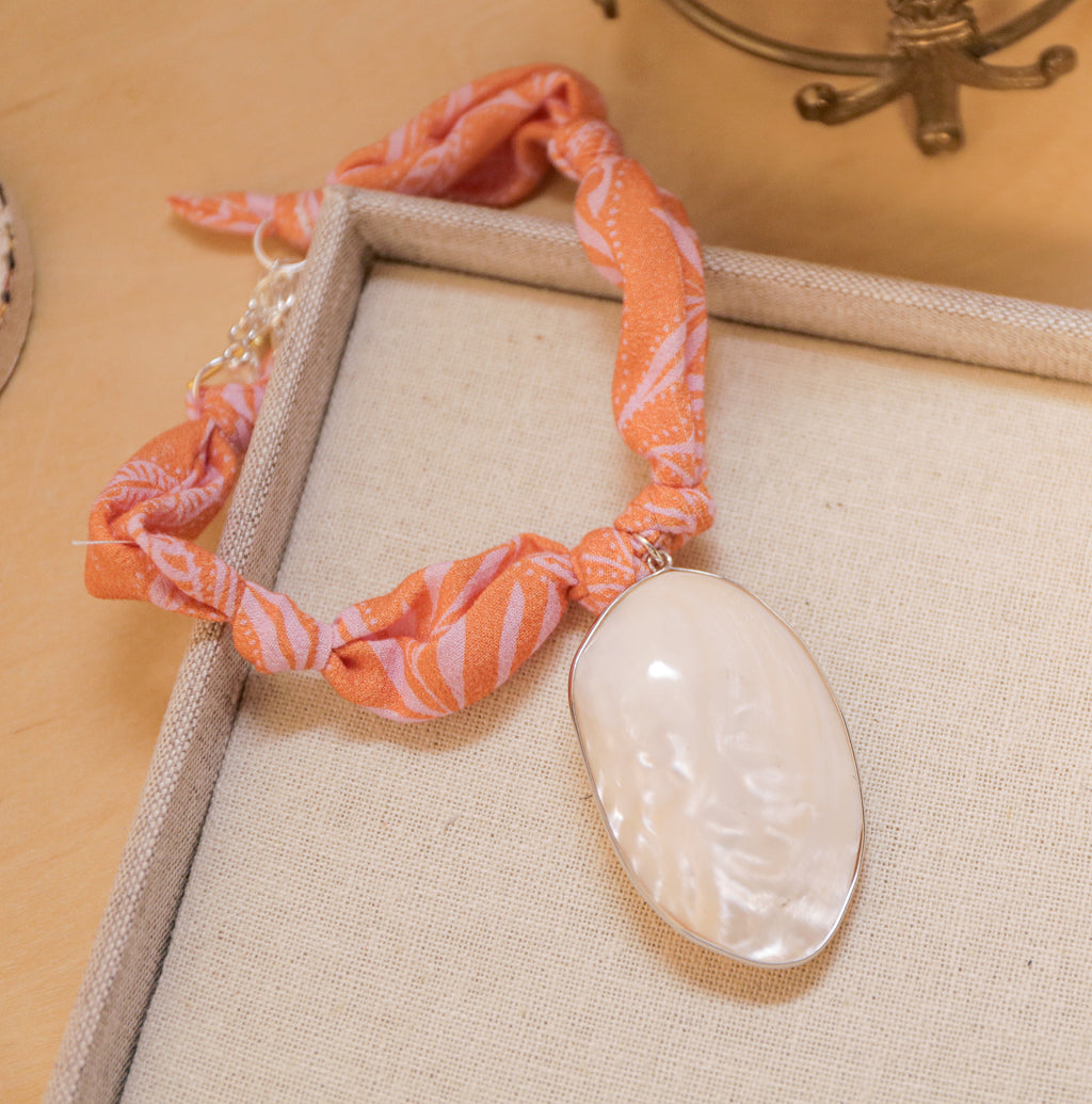 Seaside Natural Shell Pendant Fabric Necklace