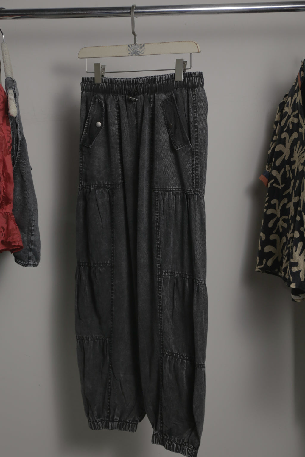Washed Black Tiered Twill Pant
