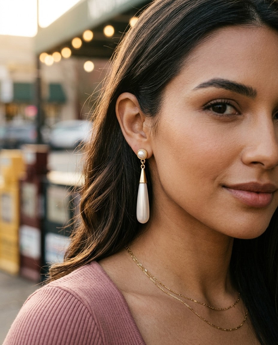 [AI-GEN] Elegant Water Drop Pearl Earrings