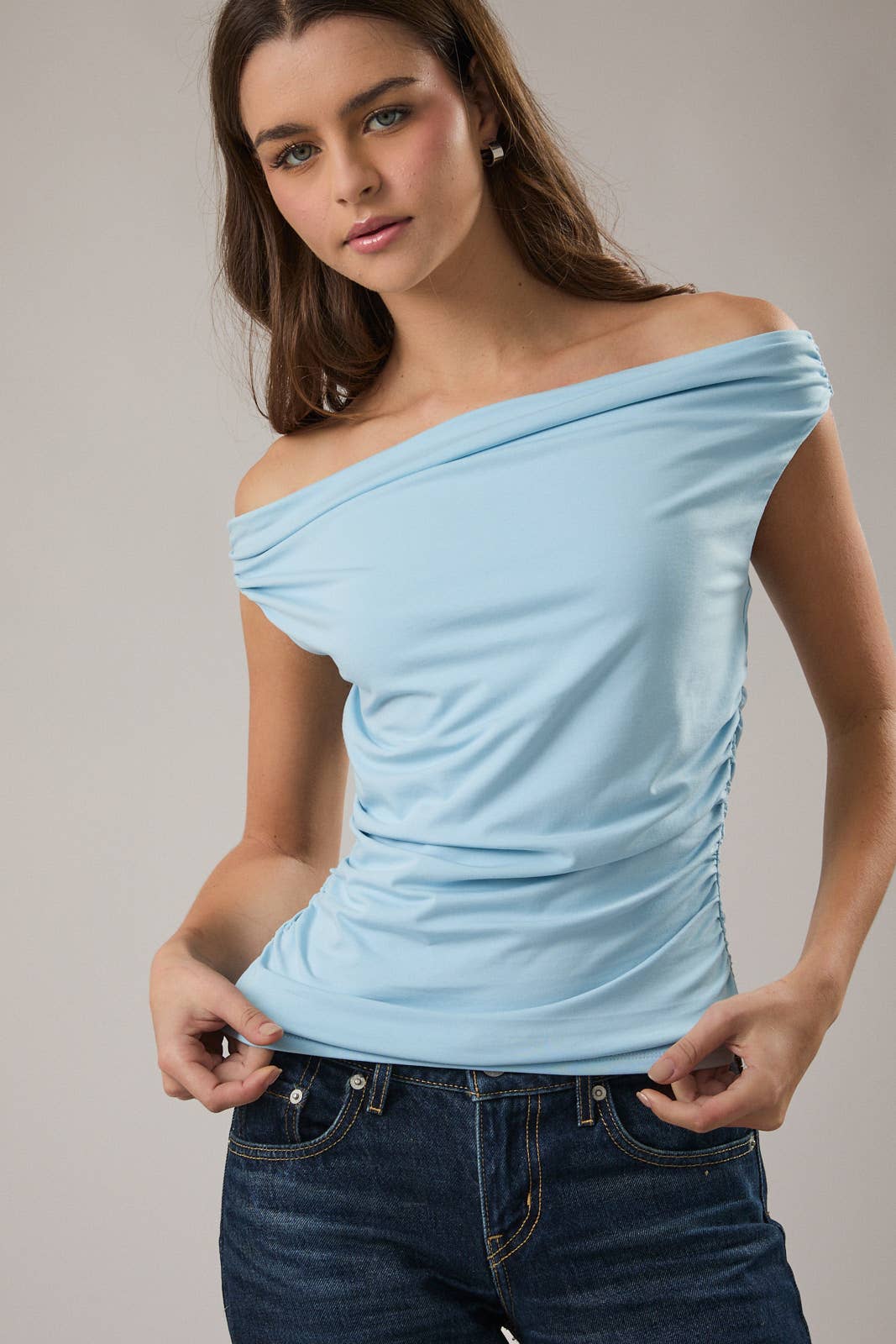 OFF THE SHOULDER TOP WITH RUCHING