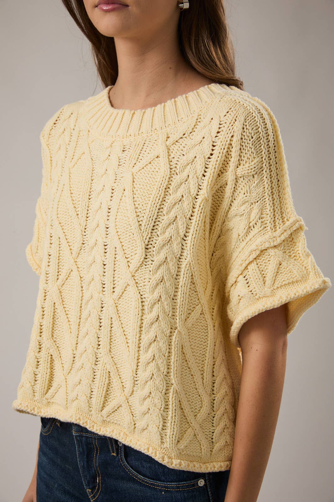 ROUND NECK SHORT SLEEVE KNIT SWEATER TOP