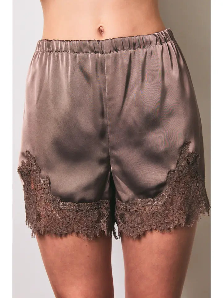 Elastic Waist Mid Rise Lace Trim Shorts