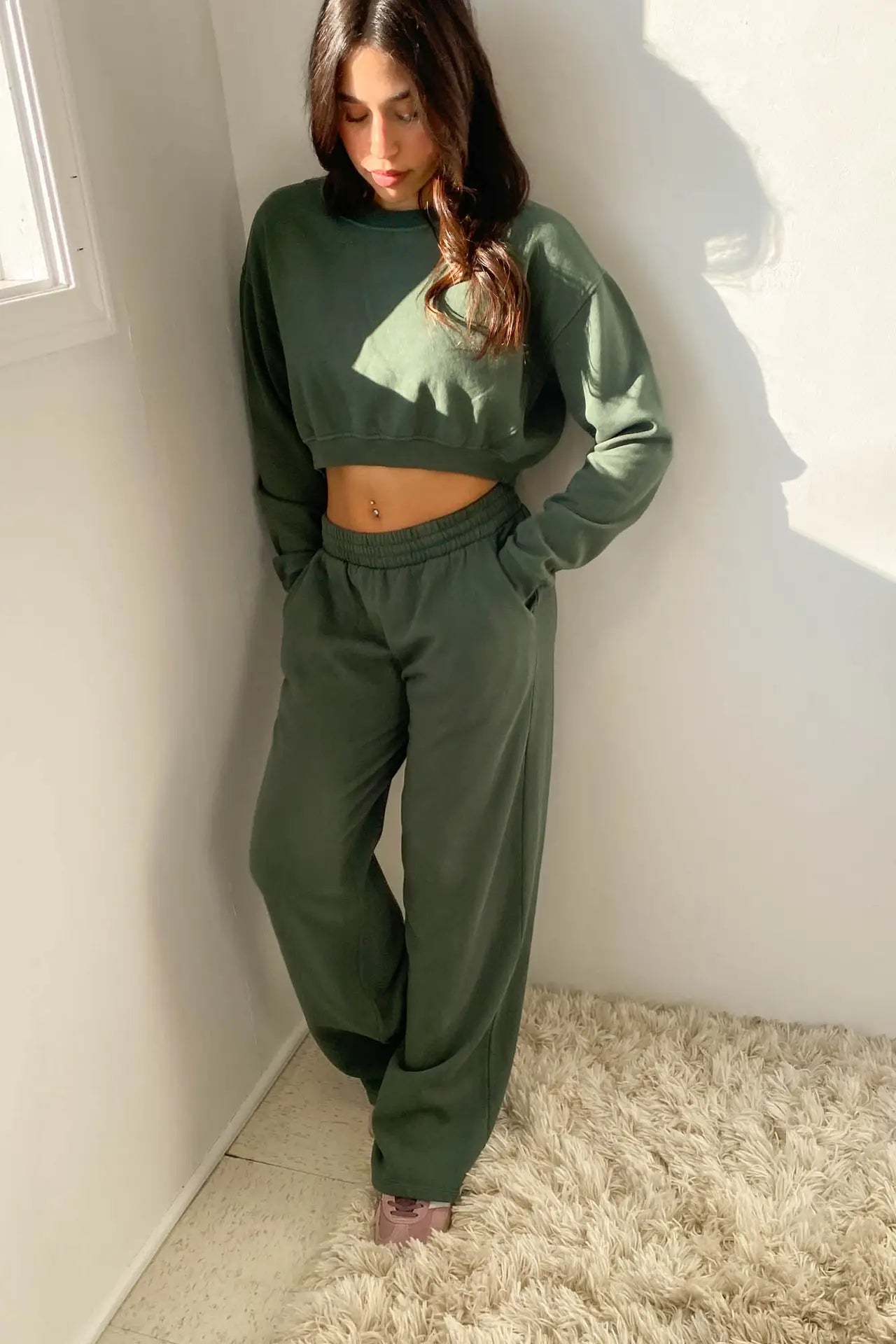 Jeanne Basic Crop Sweatshirt