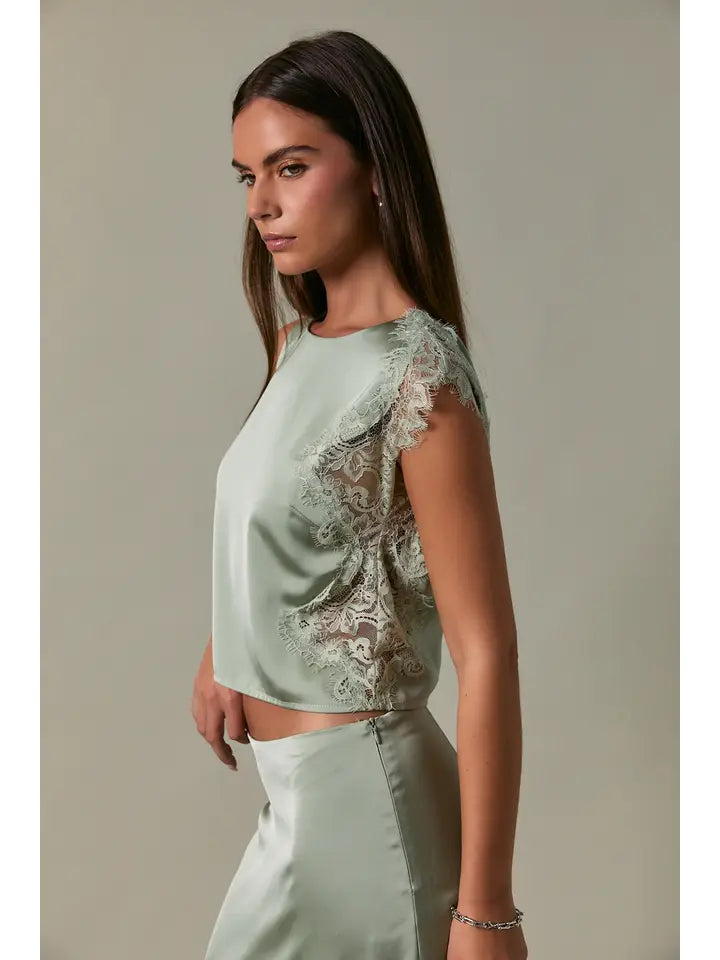Sleeveless High Neck Lace Trim Crop Top