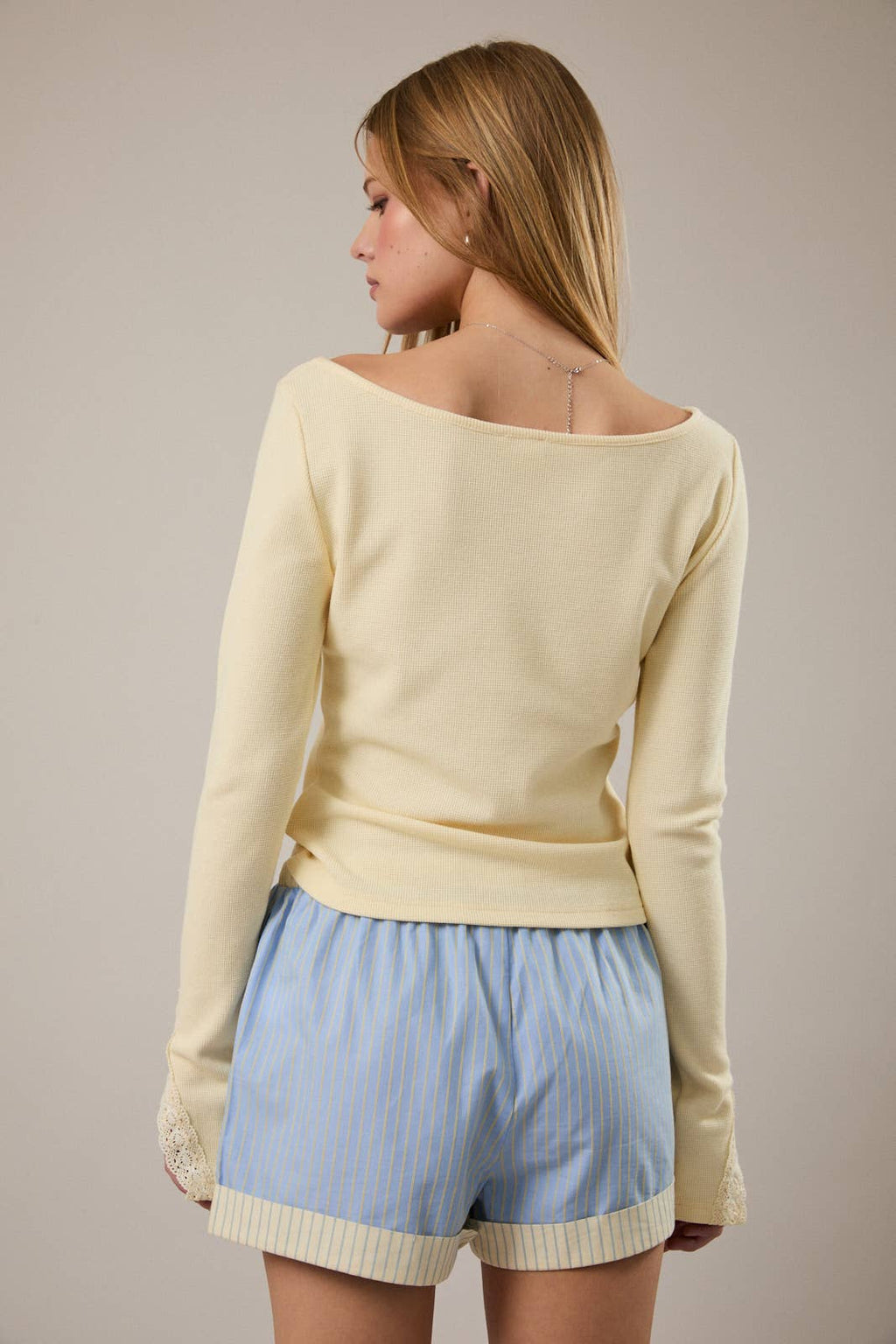 BOAT NECK LACE DETAIL TOP