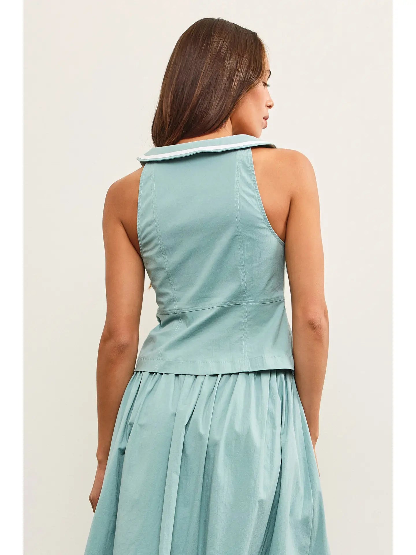 Scoop Neck Tied Front Sleeveless Top