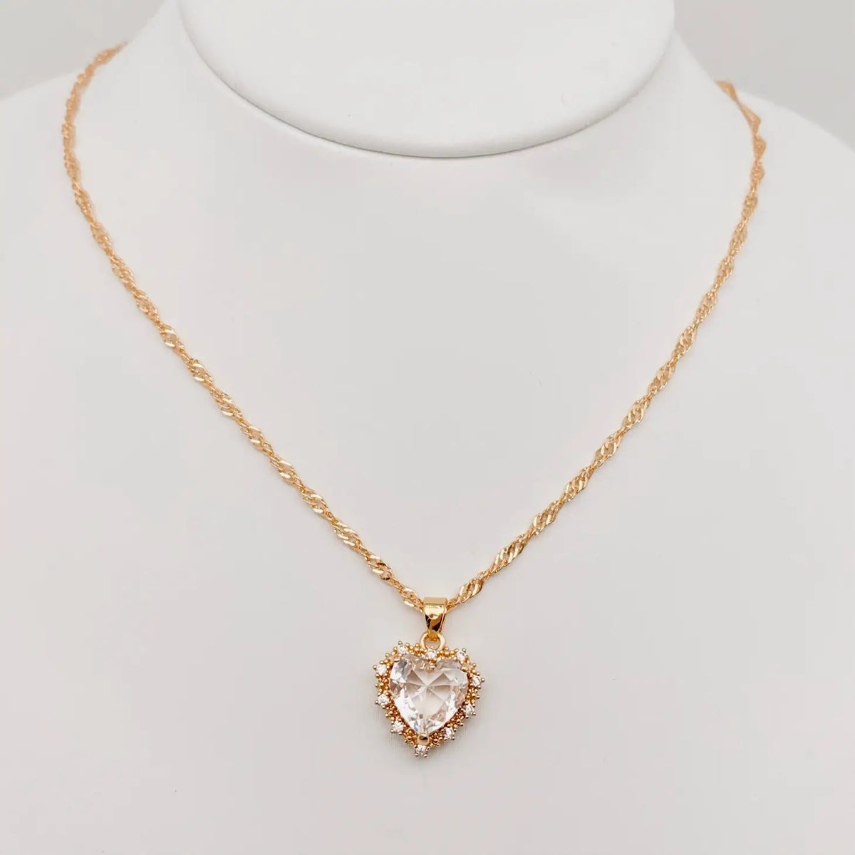 Heart-shaped Pendant Necklace
